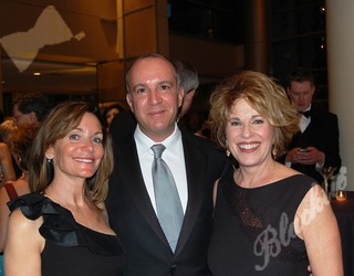 Blacktie | Photos | Amy and Bruce Karpas, left, chat with Robin Chotin ...